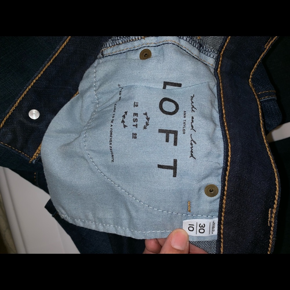 Loft straight leg jeans. Never been worn.